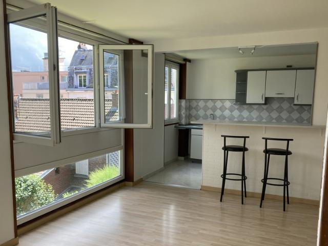 Appartement T3 à vendre ROUEN rive droite, surface habitable 75 m2 + cave + 2 places de parking