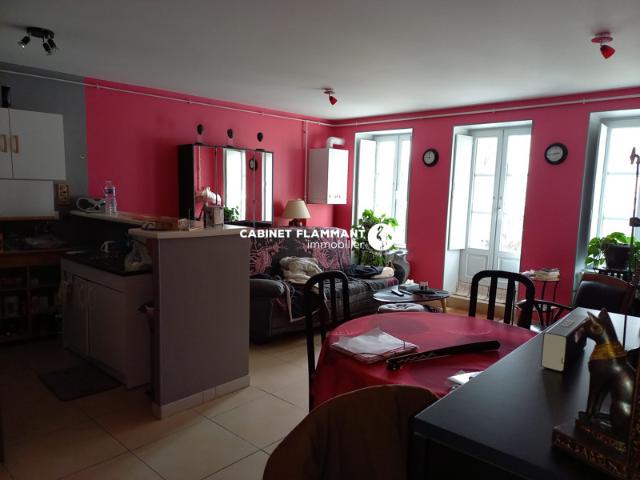 APPARTEMENT T3 AU CENTRE VILLE