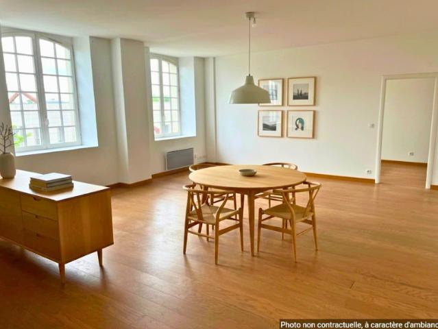 APPARTEMENT T3 avec ascenseur et double stationnement, quart