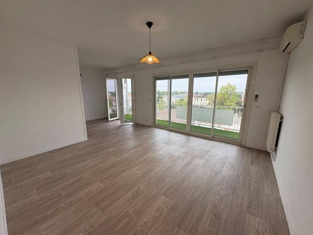 APPARTEMENT T3 AVEC BALCON
