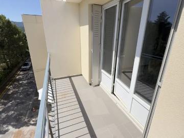 Appartement T3 avec balcon + loggia et cave