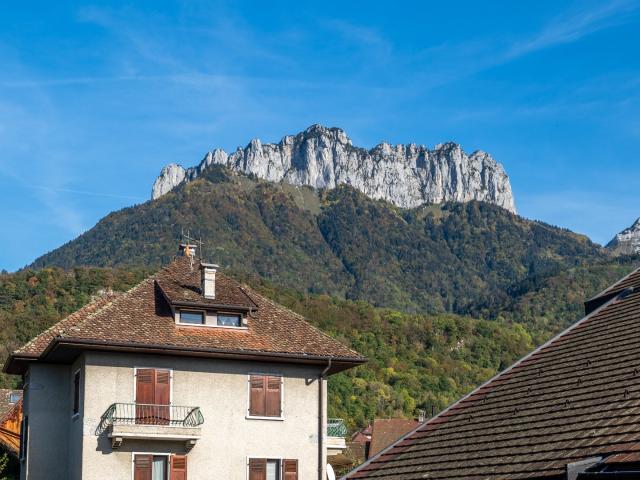 Appartement T3 avec balcons en coeur de village