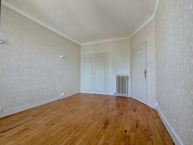 Appartement – T3 avec cave et garage CHAUFFAGE INCLUS – 90m2