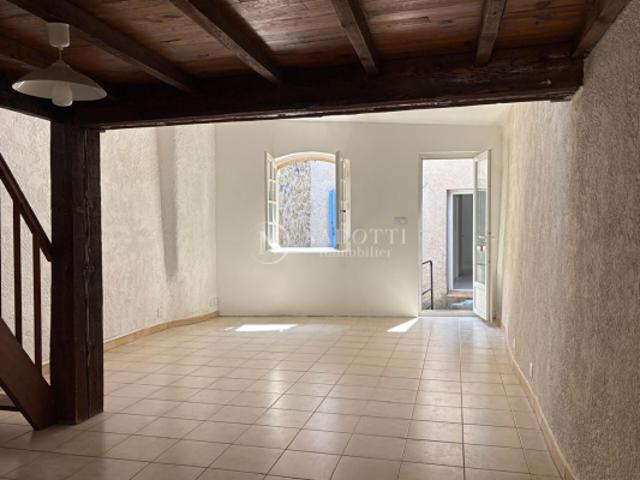 Appartement T3 avec cave et Garage Lauris Sud Luberon