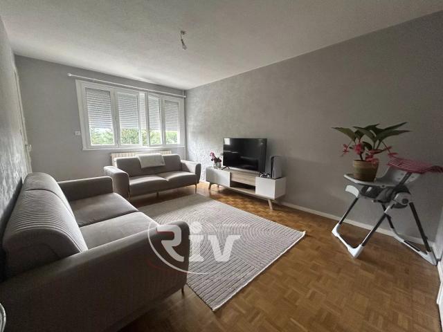 Appartement T3 avec cave et stationnement 2ème étage Pont ev