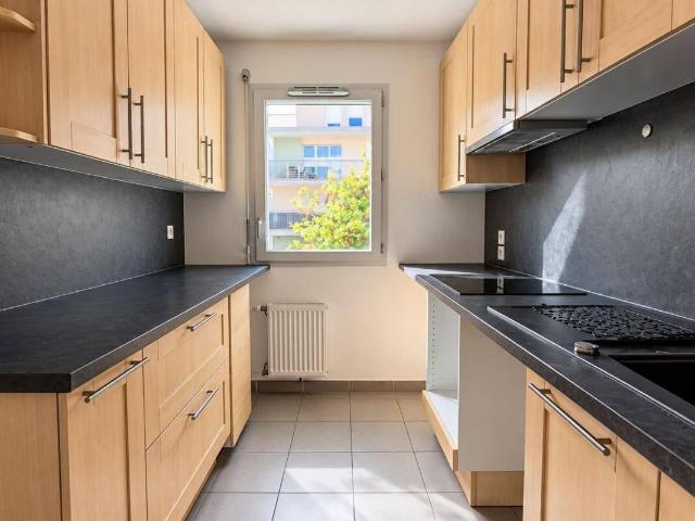 Appartement T3 avec climatisation et deux stationnements boxés à