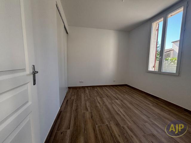 APPARTEMENT T3 AVEC COUR