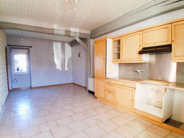 Appartement T3 avec cour privée Quartier prisé 'En Berry'