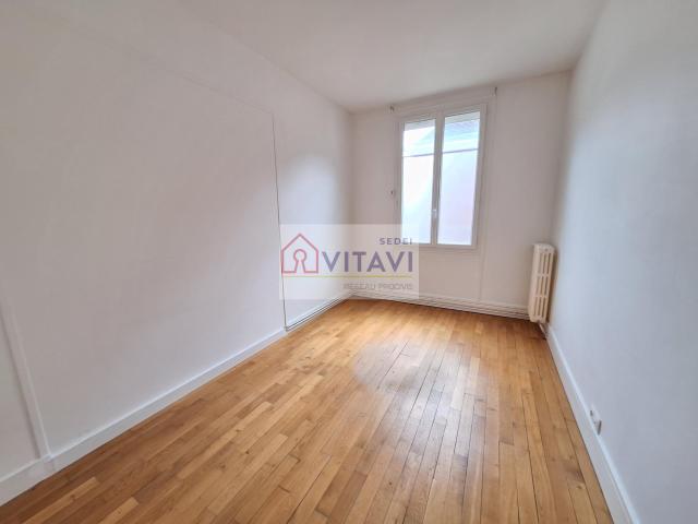 APPARTEMENT T3 AVEC EMPLACEMENT DE STATIONNEMENT CENTRE VILLE DE BEAUVAIS
