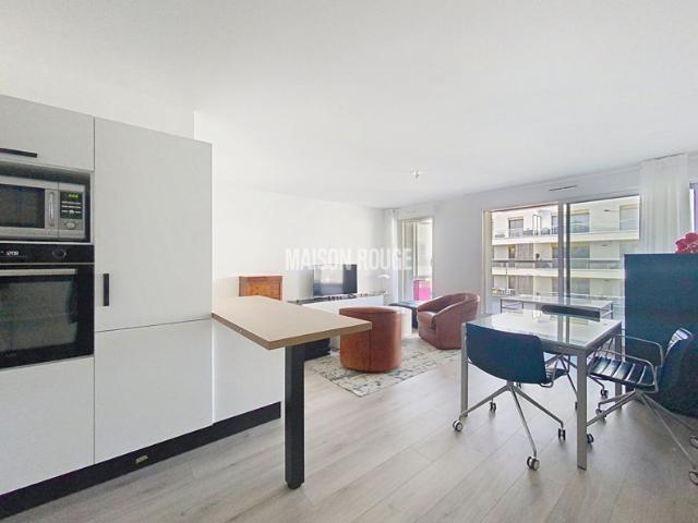APPARTEMENT T3 AVEC GARAGE A PARAME PROCHE COMMERCES
