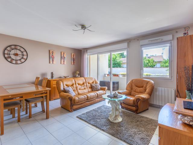Appartement T3 avec garage dans résidence récente sécurisée Mairie de Saint Laurent de Mure