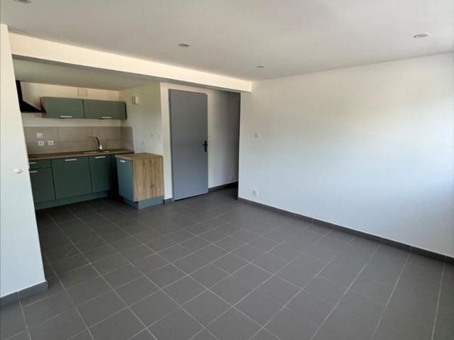 Appartement T3 avec jardin au centre du village de Viriat