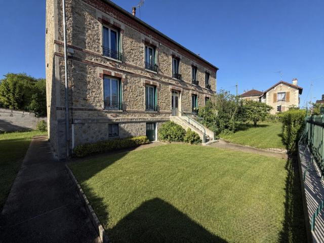 Appartement T3 avec jardin et stationnements