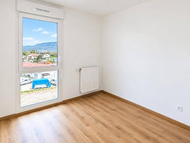 Appartement T3 avec parking et balcon à Moirans