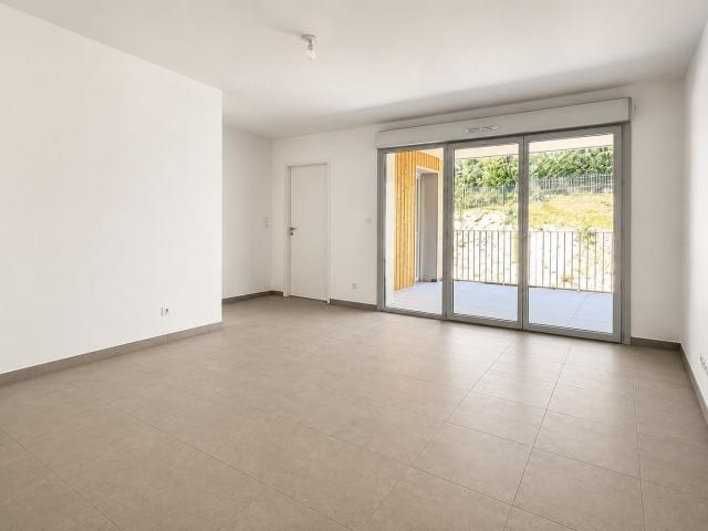 Appartement T3 avec spacieuse loggia exposé Sud/Ouest 54m² Saint Romain en Gal