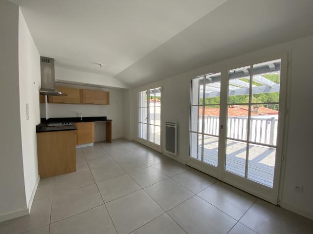 Appartement T3 avec terrasse au cœur de Saint Jean Pied de Port