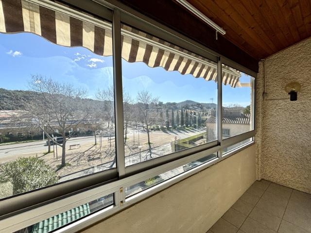APPARTEMENT T3 AVEC TERRASSE À 2 PAS DU CENTRE VILLAGE SAI