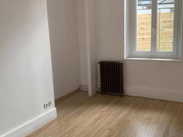 Appartement T3 avec terrasse centre ville de Montceau les Mines