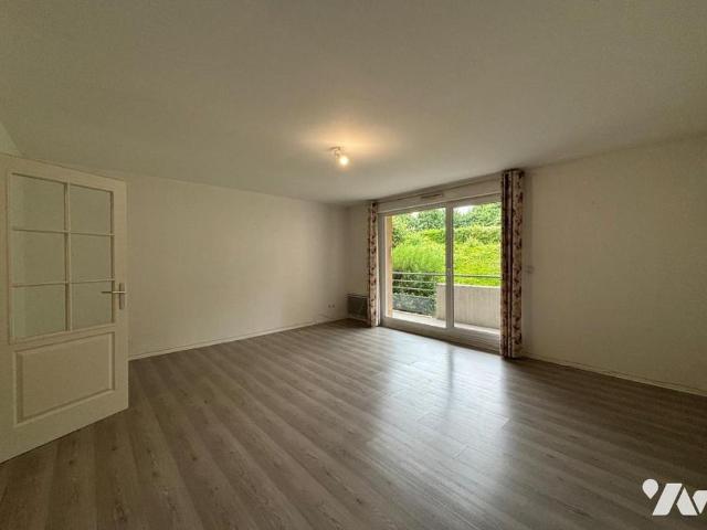 Appartement T3 avec terrasse et garage