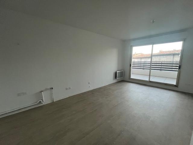 Appartement T3 avec terrasse et parking Secteur Mont Dupla