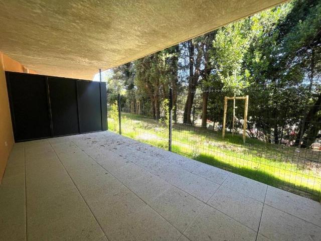 Appartement T3 avec terrasse et parking à Uzès