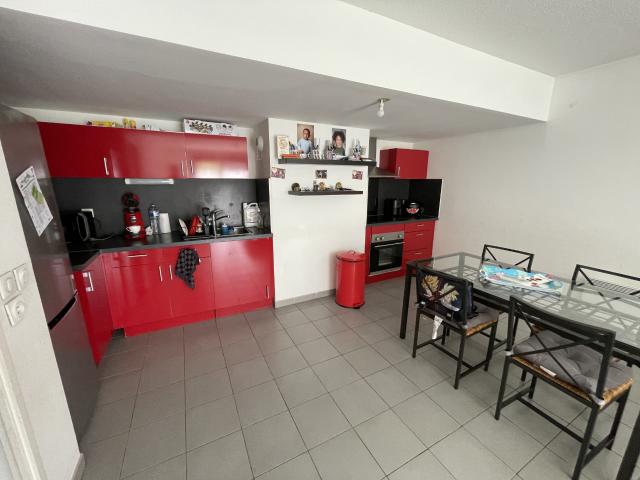 Appartement T3 avec terrasse et parking Saint Just