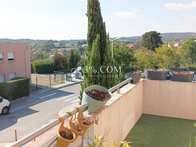 Appartement T3 avec terrasse et parkings