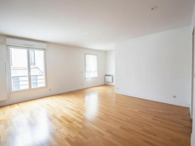 Appartement T3 avec terrasse et stationnement place Ney