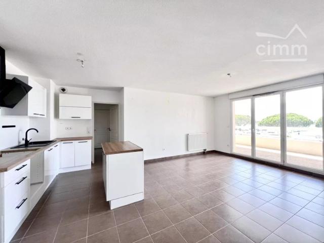 Appartement T3 avec terrasse vue port & parking souterrain