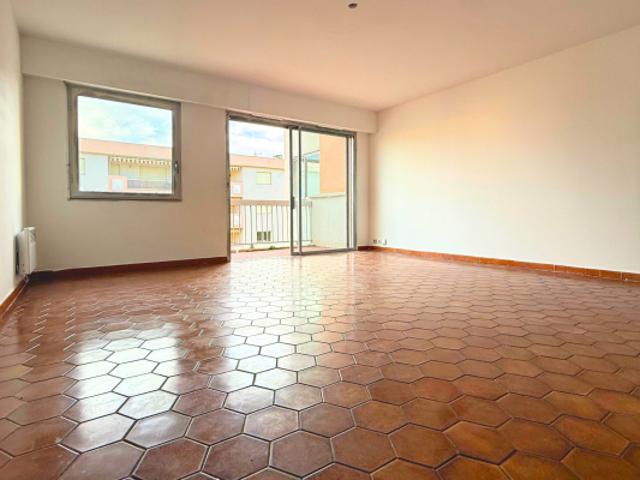 Appartement T3 avec terrasse