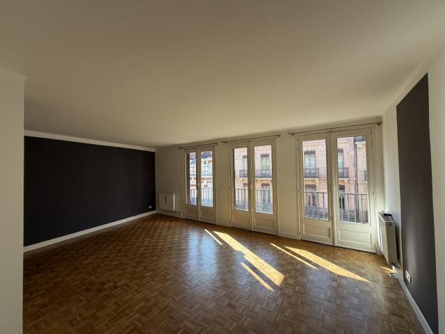 Appartement T3 balcon 80m2