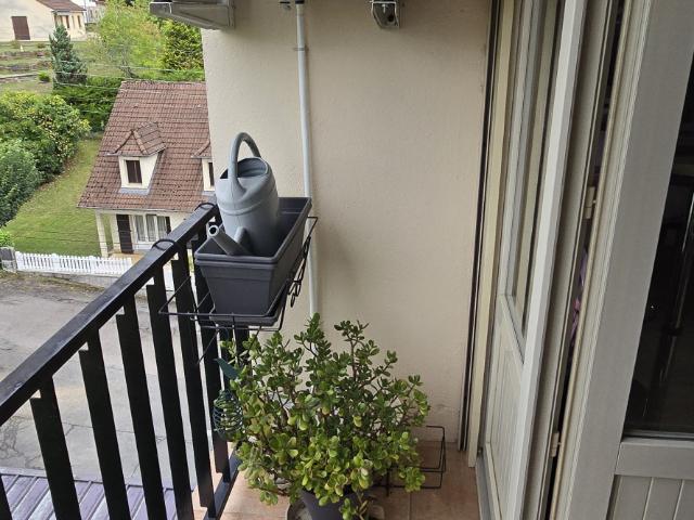 Appartement T3, balcon, stationnement et cave