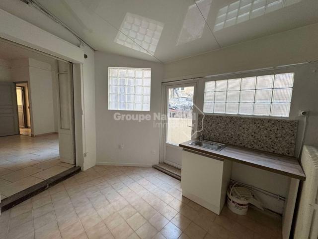 appartement t3 + centre ville arles