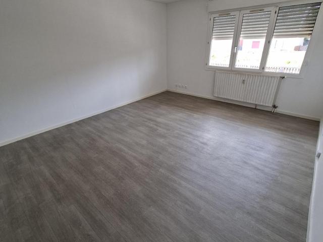 APPARTEMENT T3 CENTRE VILLE MONTCEAU