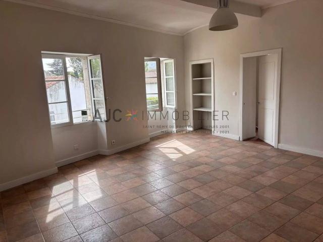 APPARTEMENT T3 CENTRE VILLE ST REMY