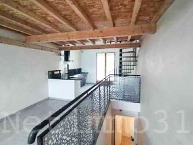 Appartement T3 complètement rénové avec balcon