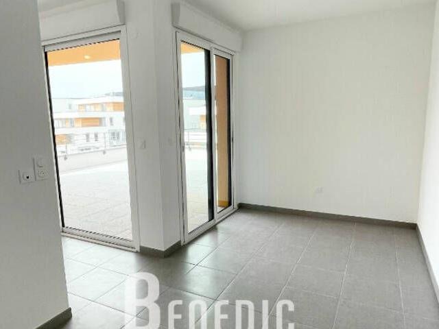 Appartement T3 cuisine équipée terrasse garage / Résidence COPERNIC