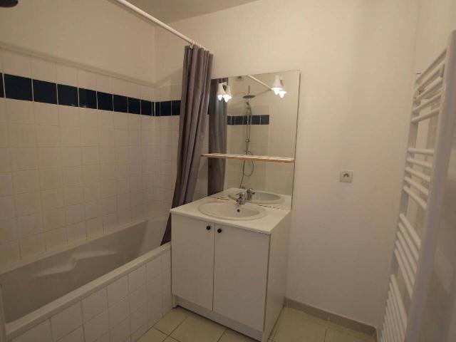 APPARTEMENT T3 DANS RESIDENCE SECURISEE AU 2ème étage avec as