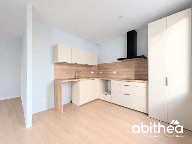 Appartement t3 de 54 m2 renove a neuf en location non meublee en plein coeur de libourne