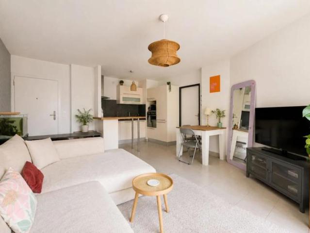Appartement T3 de 59 m² avec terrasse et parking – Marseille