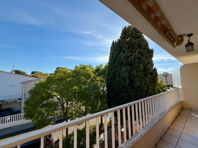 Appartement T3 de 63 m2 à Sanary sur Mer rénové et proche centre ville