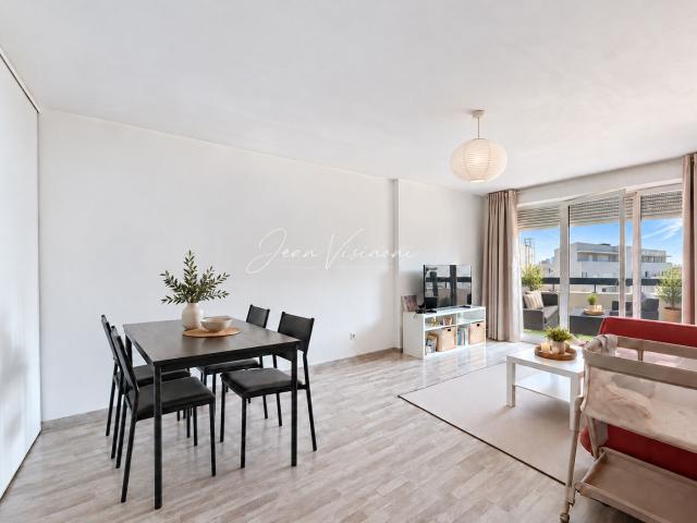 Appartement T3 de 63 m² avec terrasse, vue mer et deux stationnements Vendu loué