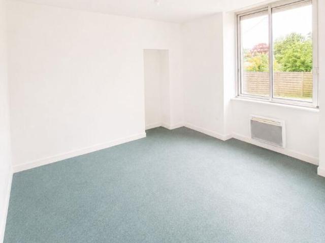 APPARTEMENT T3 de 60 m2 au RDC, PROCHE BOURG, PLAGES ET LORIENT ? STATIONNEMENT