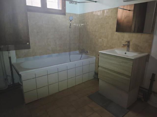Appartement T3 de 64 m² à L'Albenc 38470 + garage