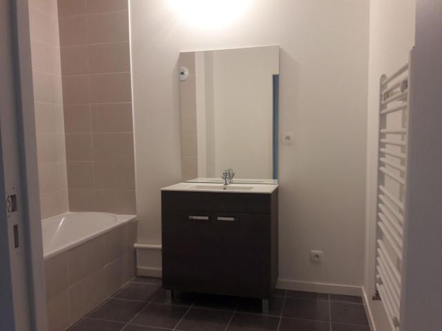 Appartement T3 de 64m² à Vaise avec balcon, cellier et parking, Lyon