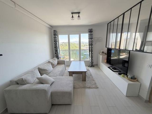 APPARTEMENT T3 DE 72m² / BALCON / CAVE / PISCINE / TENNIS