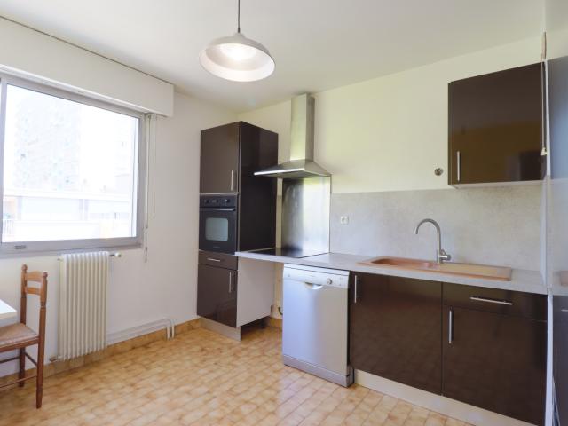 Appartement T3 de 80 m2 en dernier étage avec terrasse