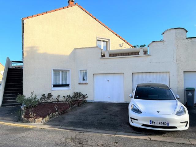 Appartement T3 de 80 m² avec terrasse de 40 m² à vendre sur COMBS LA VILLE 77 Dpt Seine et Marne