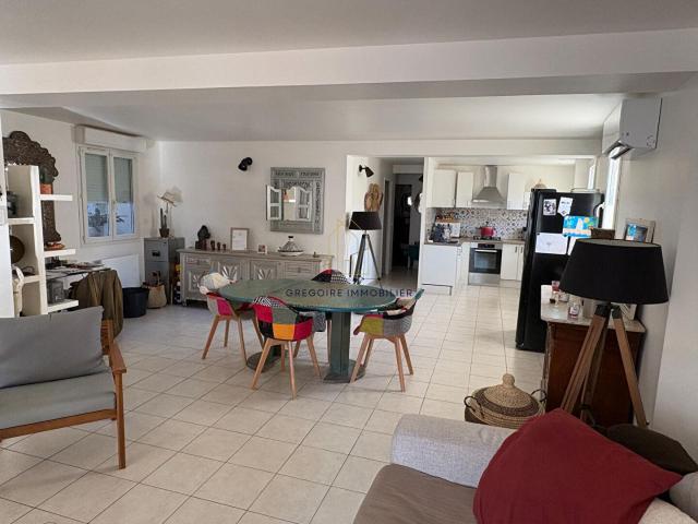Appartement T3 de 82m2 avec terrasse de 18m2 et garage de 10. 82m² Villelaure