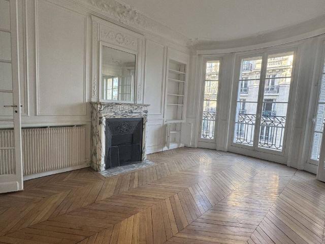 APPARTEMENT T3 DE 136M² PARIS 75007